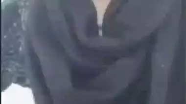 Topless hijab girl seduces boyfriend on live cam