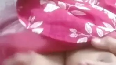 Big ass aunty slapping booty during live call
