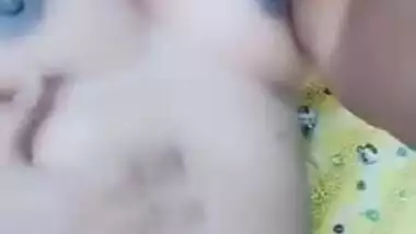 Perky Indian girl isn't shy about showing sexy XXX parts on camera