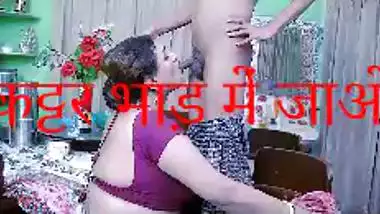 Sexy Desi XXX babe gets her virgin pussy hard fucked MMS